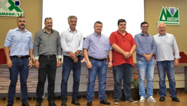 Prefeito Maurcio Ba  eleito Presidente da Amsop