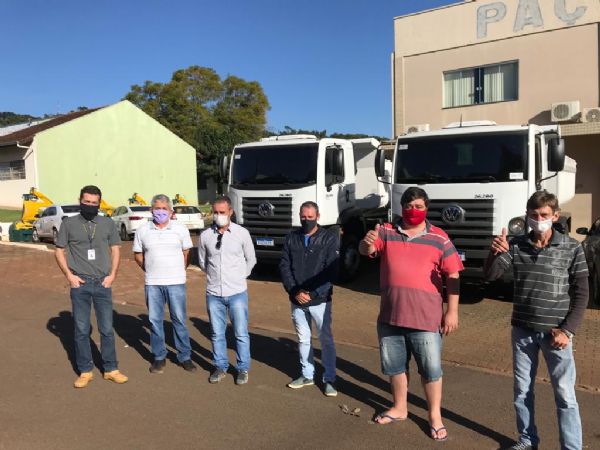 Setor Rodovirio recebe mais dois caminhes novos, trucados e traados