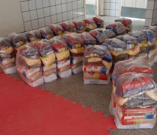 Secretaria de Educao faz 5 entrega de alimentos da merenda escolar
