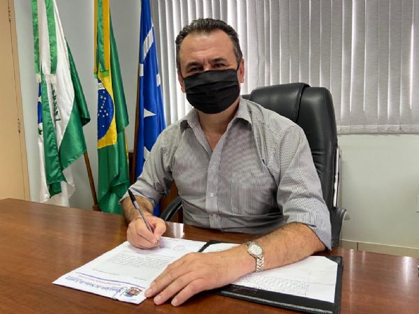 Prefeito Fernando Cadore assina Decreto relacionado  Covid-19