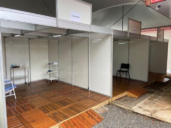 Instalada tenda para atendimento na ala Covid