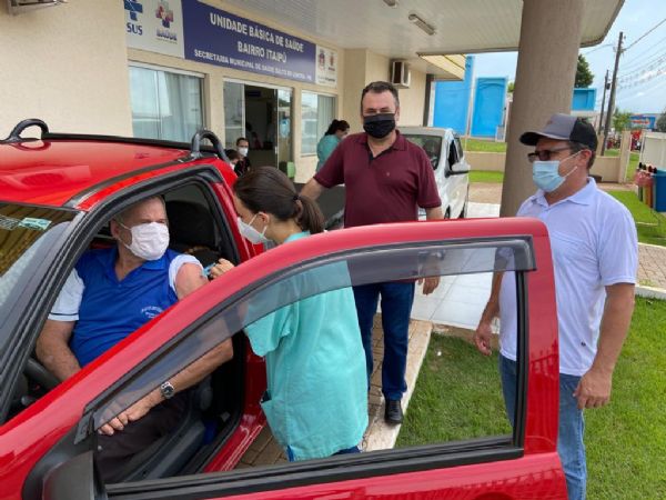 Covid-19: Vacinao em idosos de 70 a 75 anos nesta sexta e sbado