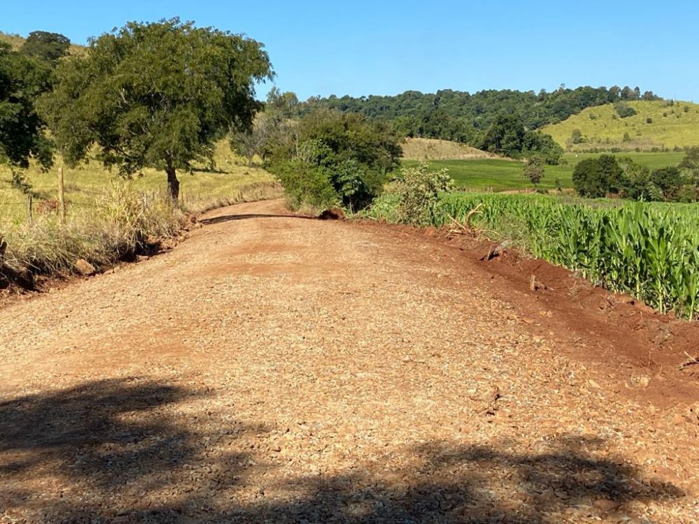 Setor Rodoviário realiza melhorias em estradas rurais