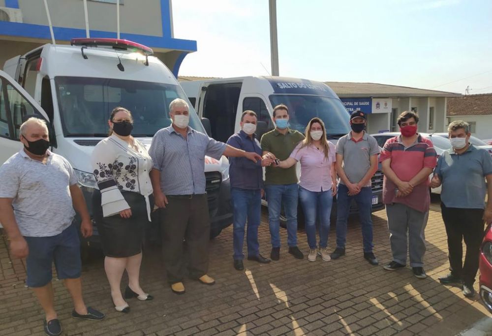 Ambulância de Suporte Avançado e Van para a Secretaria de Saúde