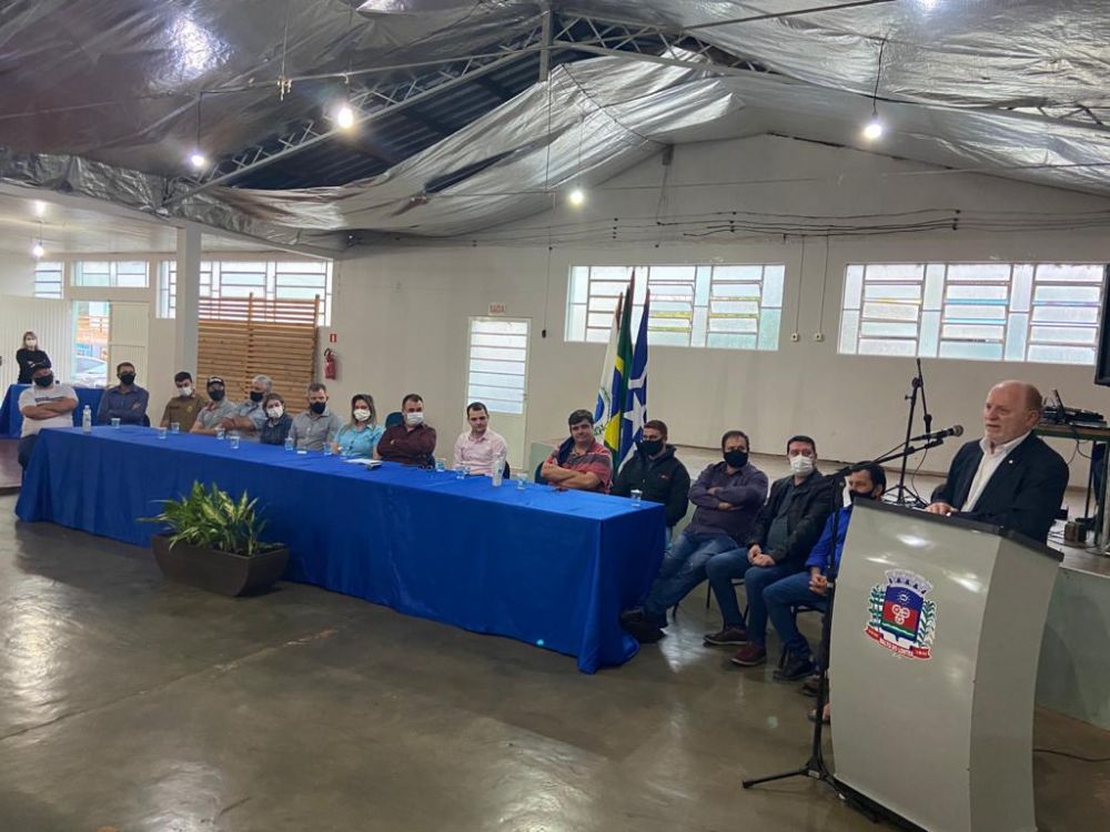 Assinado Termo de Compromisso para construo de nova escola no Bairro Itaipu