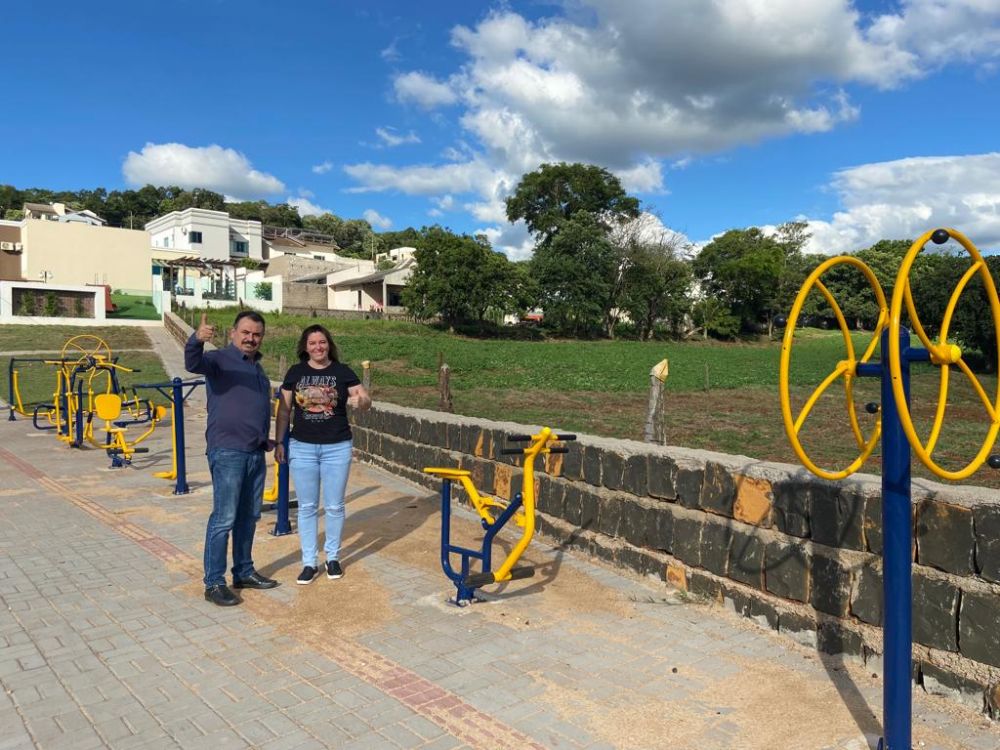 Instalada academia ao ar livre ao lado do Lago Municipal