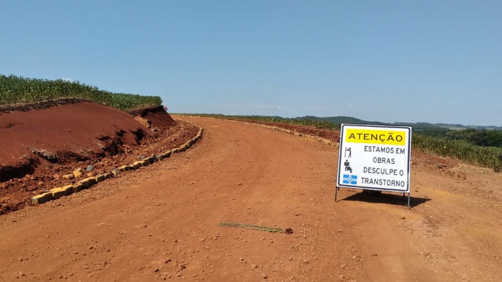 Começa obra de calçamento entre Santa Bárbara e Linha Boeira