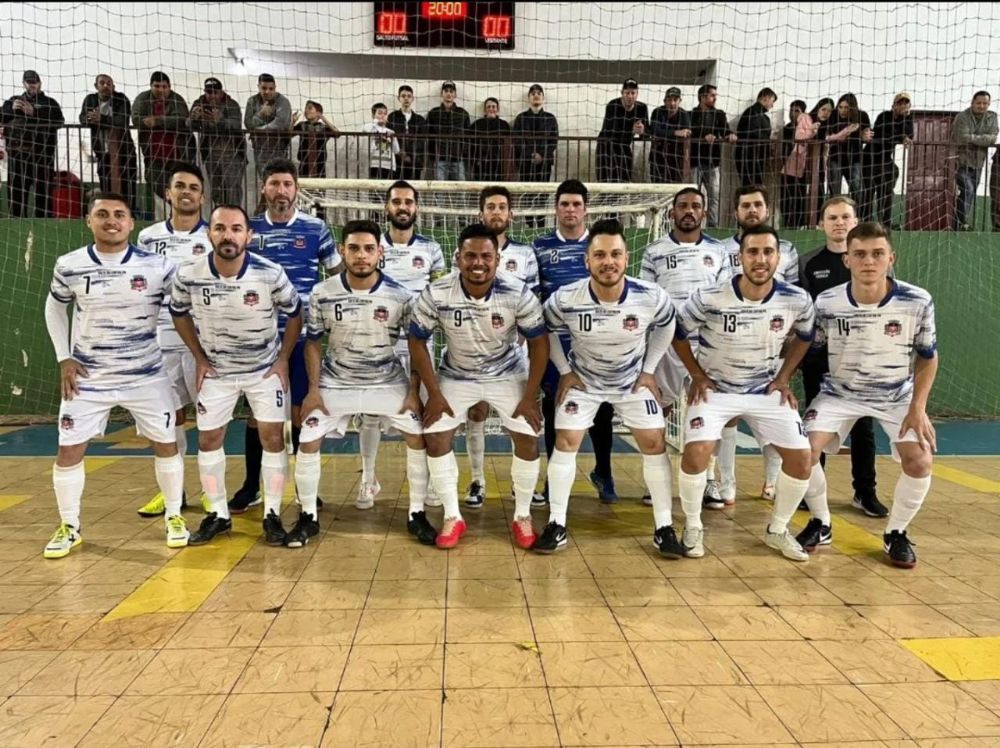 Salto vence Santo Antnio do Sudoeste e avana na Copa Aesupar de Futsal