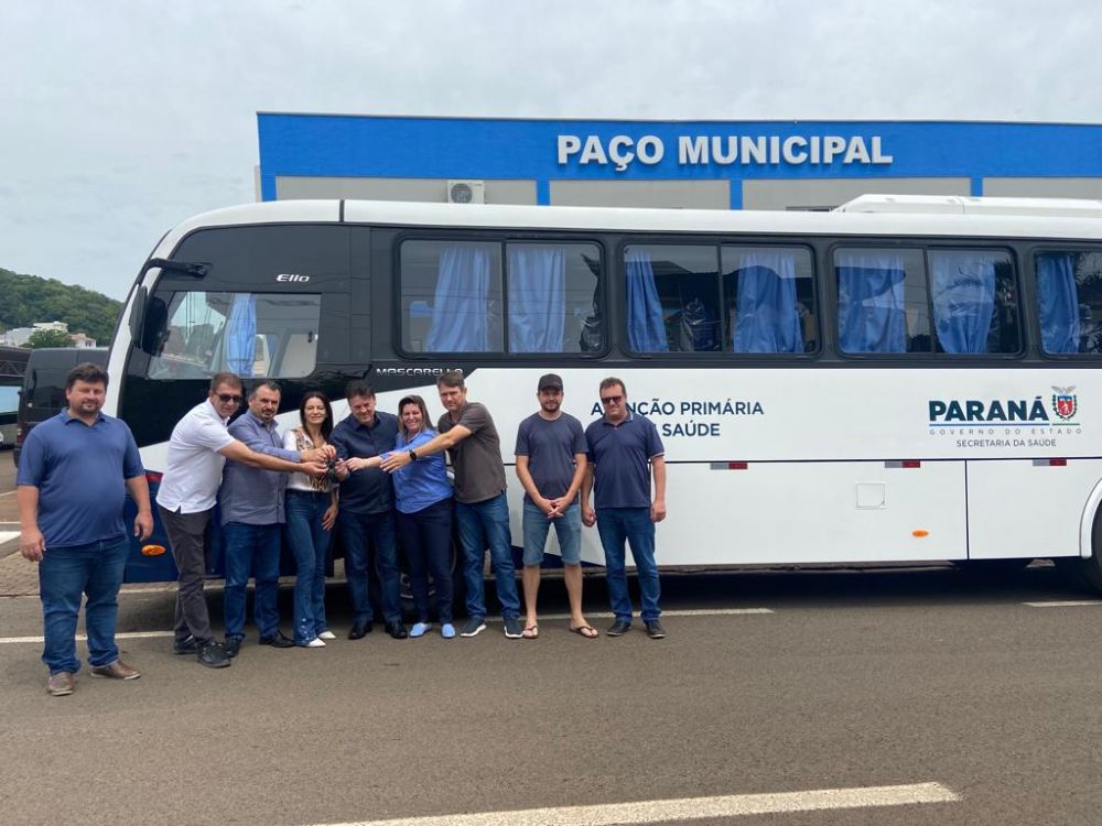 Secretaria de Saúde recebe mais um ônibus novo