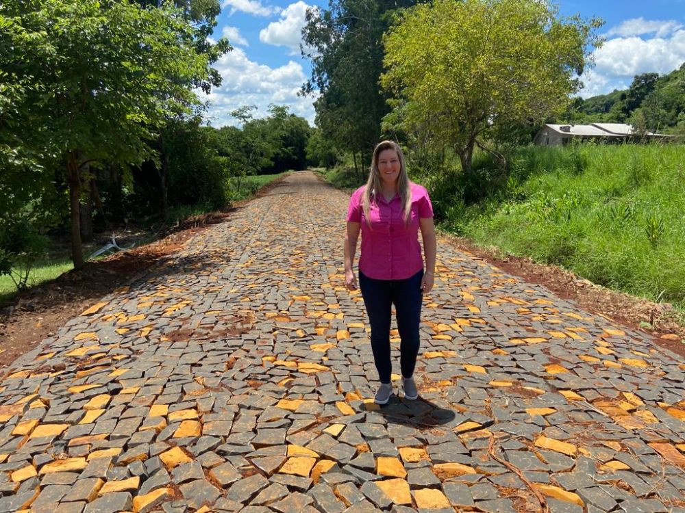 Sandra Ribeiro acompanha obras de calamentos no interior