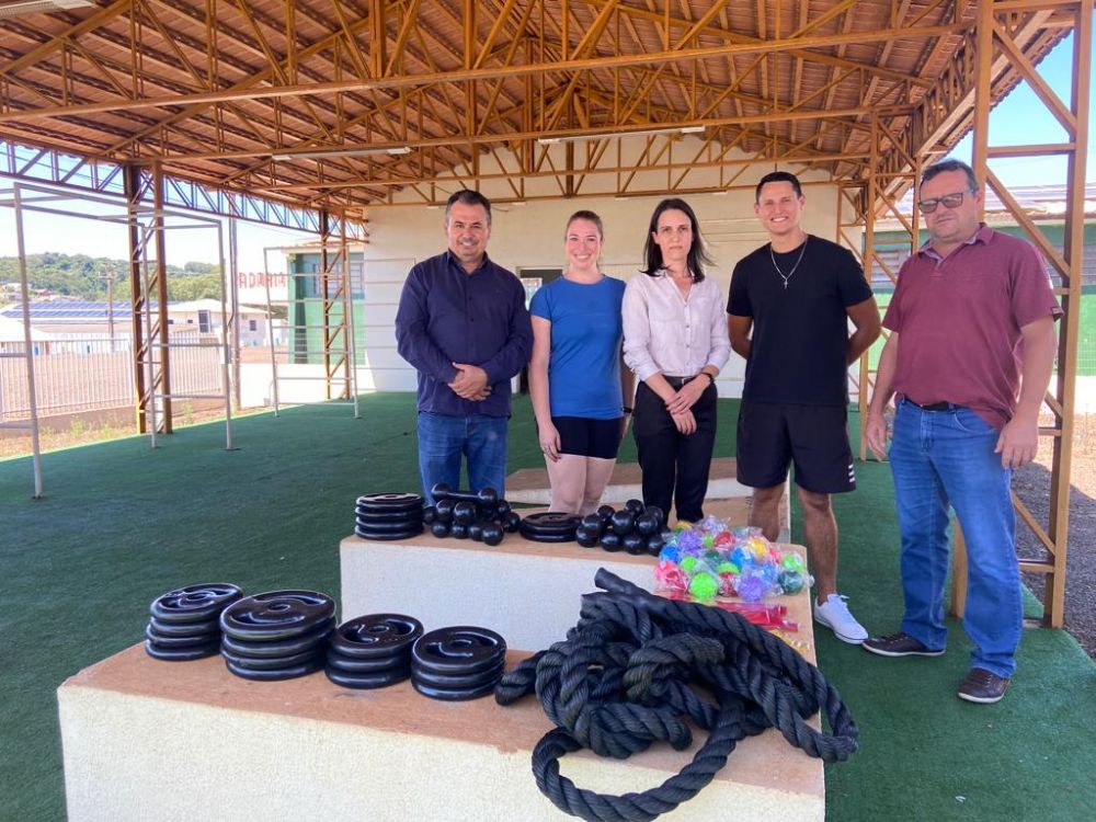 Academia de Sade no Bairro Itaipu recebe equipamentos