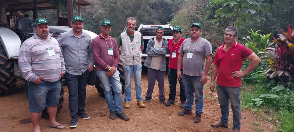 Realizado curso de operação de tratores e implementos agrícolas