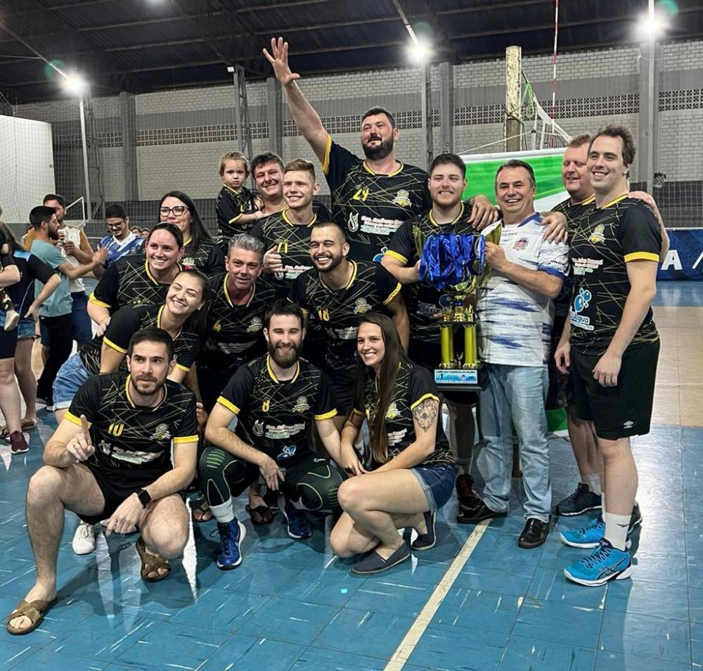Equipe Os Catados é campeã do Voleibol Masculino