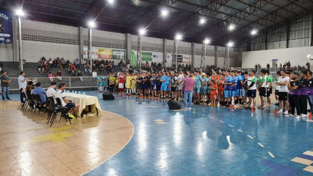 Grande pblico na abertura da Copa Sicredi Salto Futsal