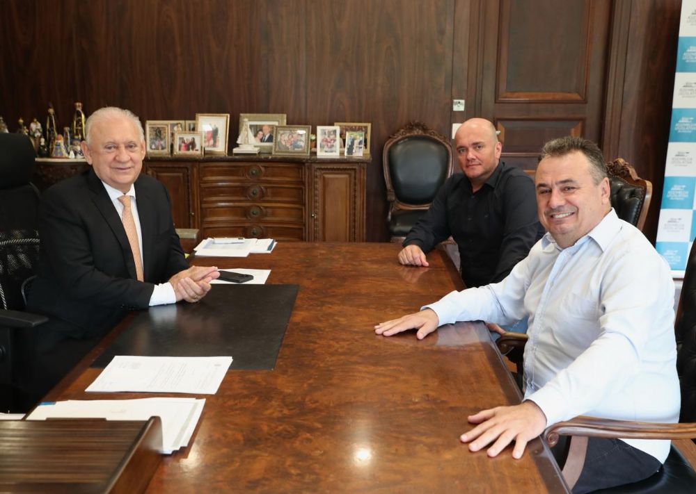 Prefeito Fernando Cadore cumpre agenda em Curitiba