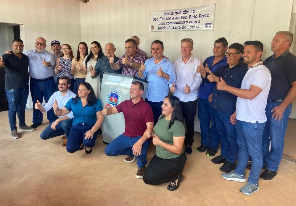 Secretrio Beto Preto e Deputado Traiano visitam obra do Hospital Municipal
