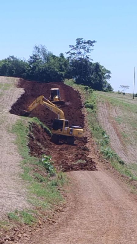 Trecho de estrada interditado