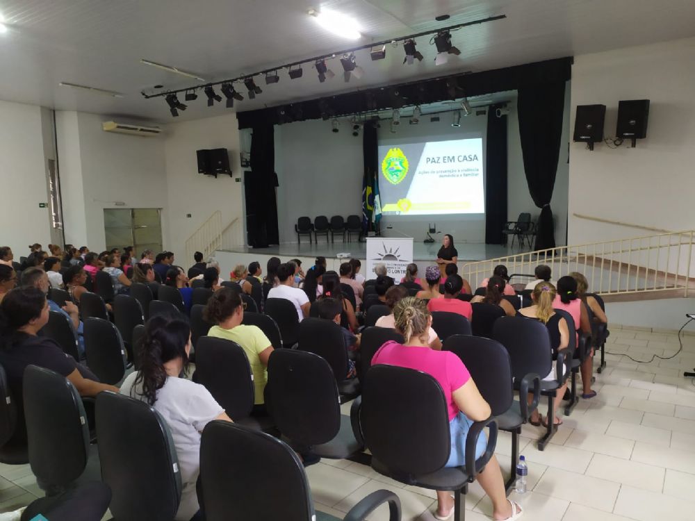 CRAS realiza reunio com beneficirios do Bolsa Famlia