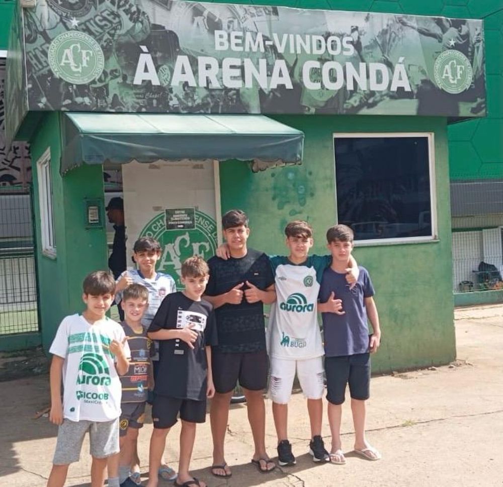 Alunos da Escolinha de Futebol fazem avaliação na Chapecoense