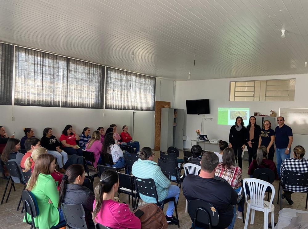 Capacitação sobre cultivo de plantas medicinais, aromáticas e condimentares