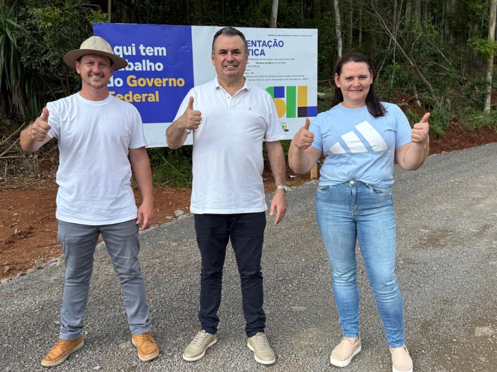 Calçamento e asfalto no interior do município